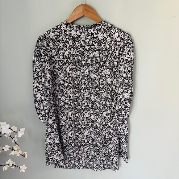 Torrid Torrid Ruched Sleeve Floral Harper Blouse Size 6X - Picture 4 of 5